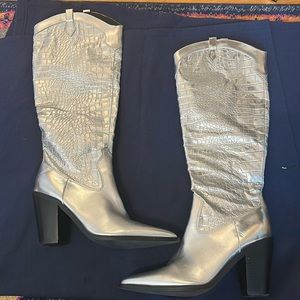NWOT Silver Nine West Kliva Western Croc Boots